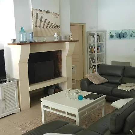 Between Golf And Ocean Villa *